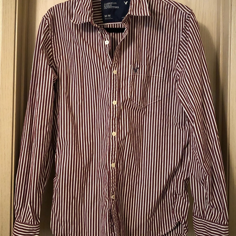 American Eagle Classic button down shirt